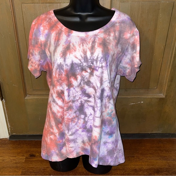 Bobbie Brooks Tops - ⭐️White, Red & Purple Tie Dye Short Sleeve Swoop Neck Stretchy Top Size XL